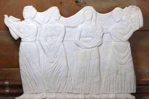 Τέσσερις γυναικείες φιγούρες