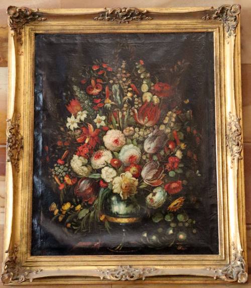 Μεγάλη ανθοδέσμη σε βάζο